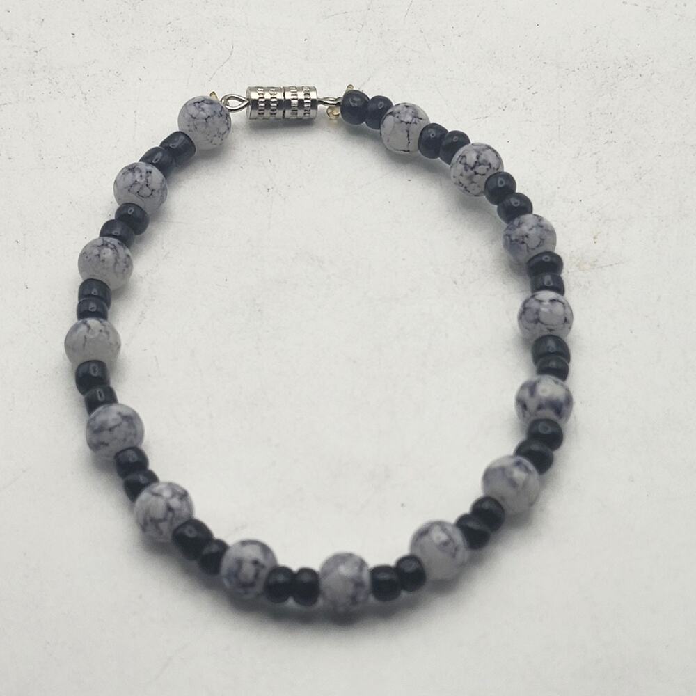 Black White Marbled Bead Bracelet Screw Clasp Costume Jewelry Unisex 6.5 Inch